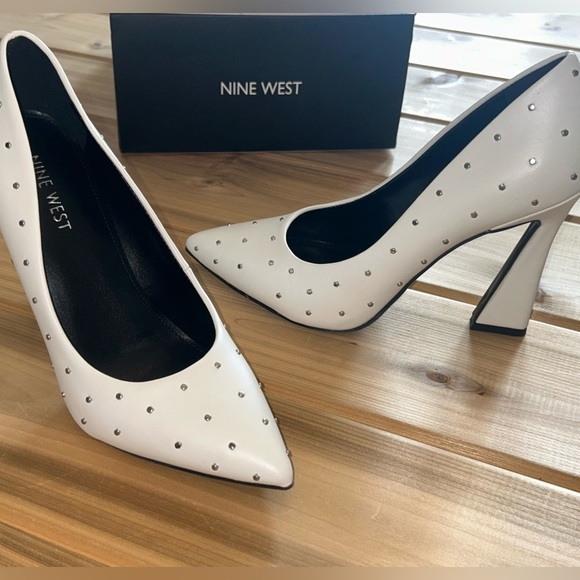 NEW Nine West Trial Women's Rhinestone Dress Pumps White size 7 - Picture 9 of 14